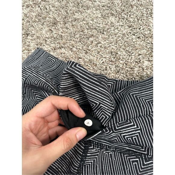 Lululemon Wunder Short 5"' Black/White Pattern High Rise Biker Yoga Training 4 - Picture 4 of 8